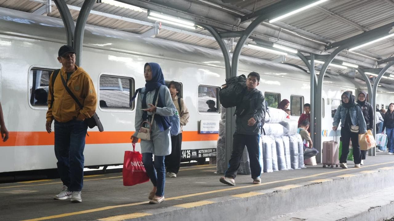 Jelajahi Jawa Timur Lebih Mudah dengan Ijen Ekspres, Satu Perjalanan Penuh Pemandangan