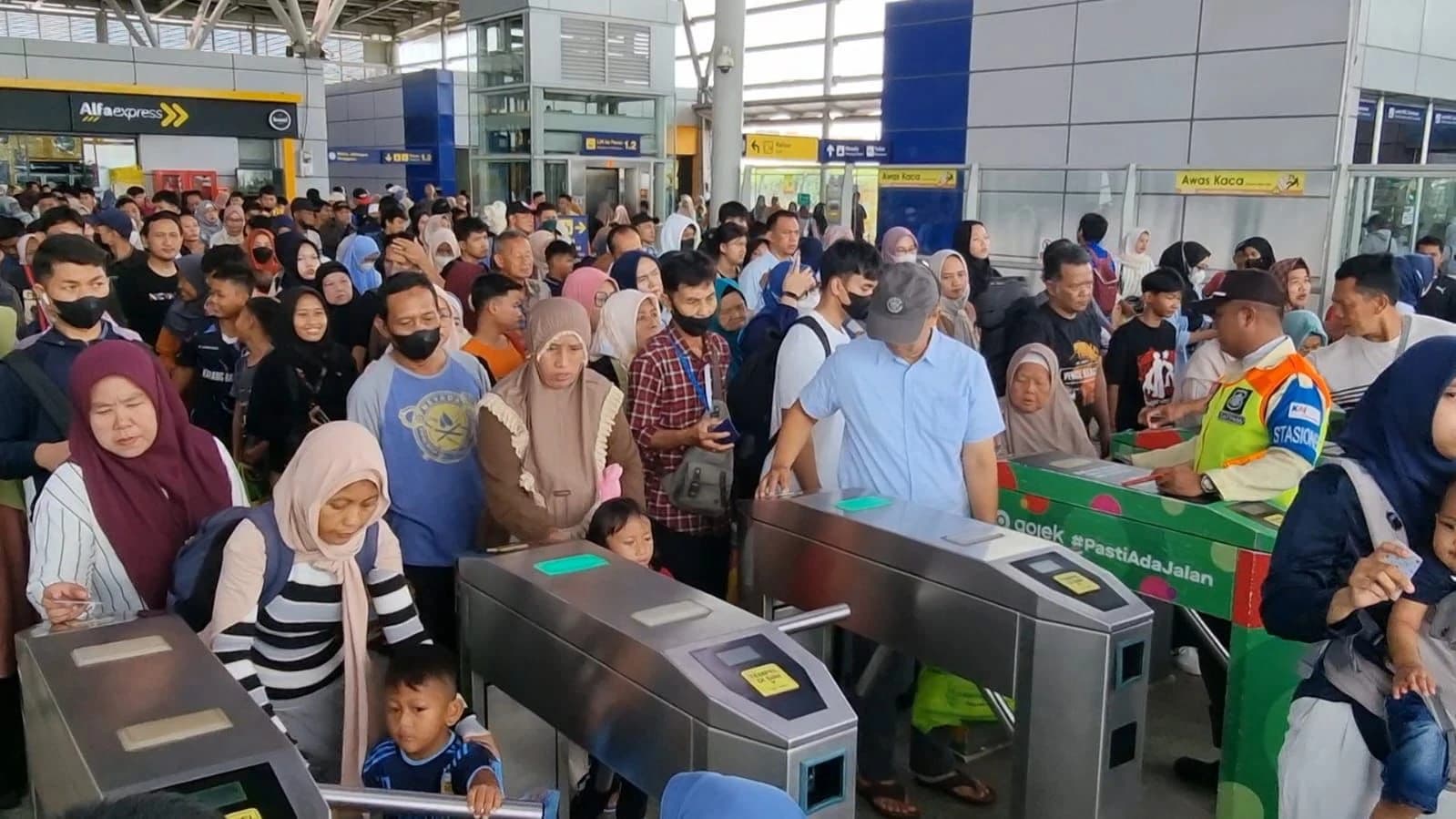KAI Group Perkuat Mobilitas Urban Rendah Emisi melalui Layanan Berbasis Listrik