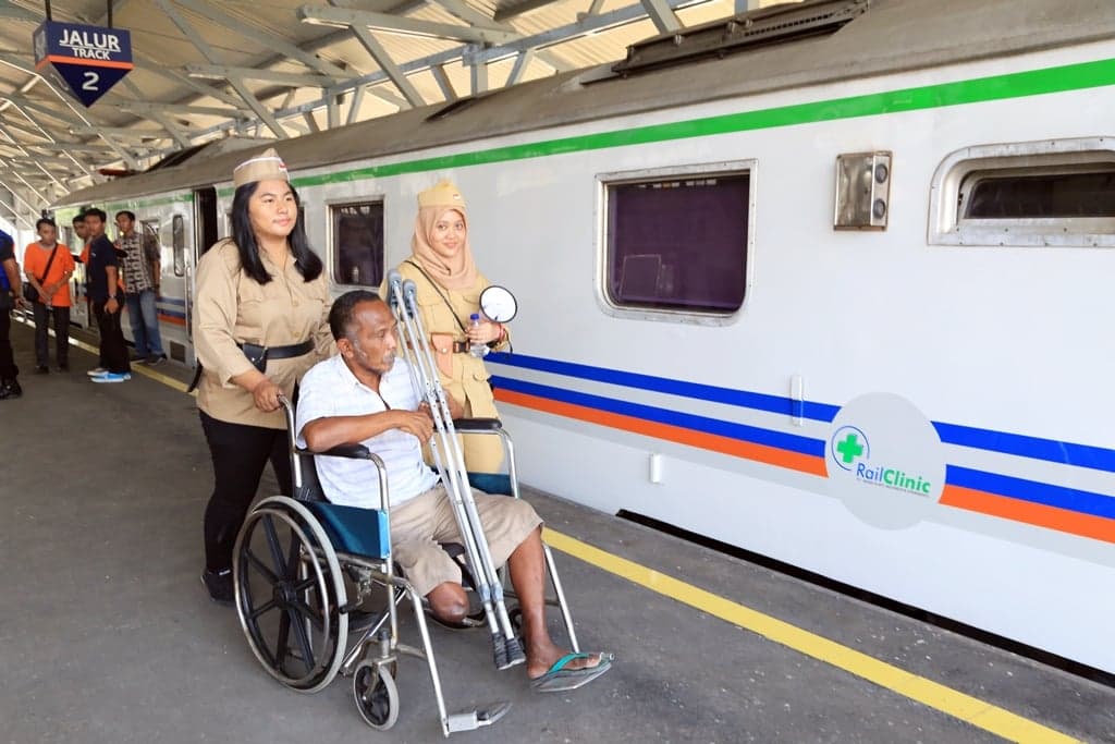 Daop 8 Rayakan Hari Pahlawan dengan Rail Clinic