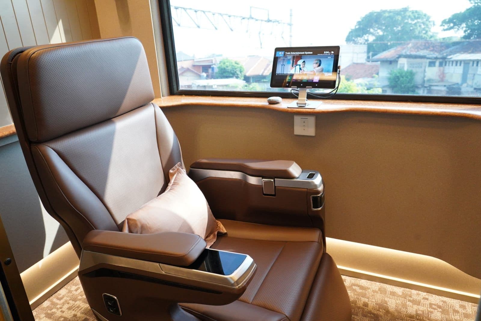 Yuk Intip Kemewahan Kereta Suite Class Compartment Unggulan KAI