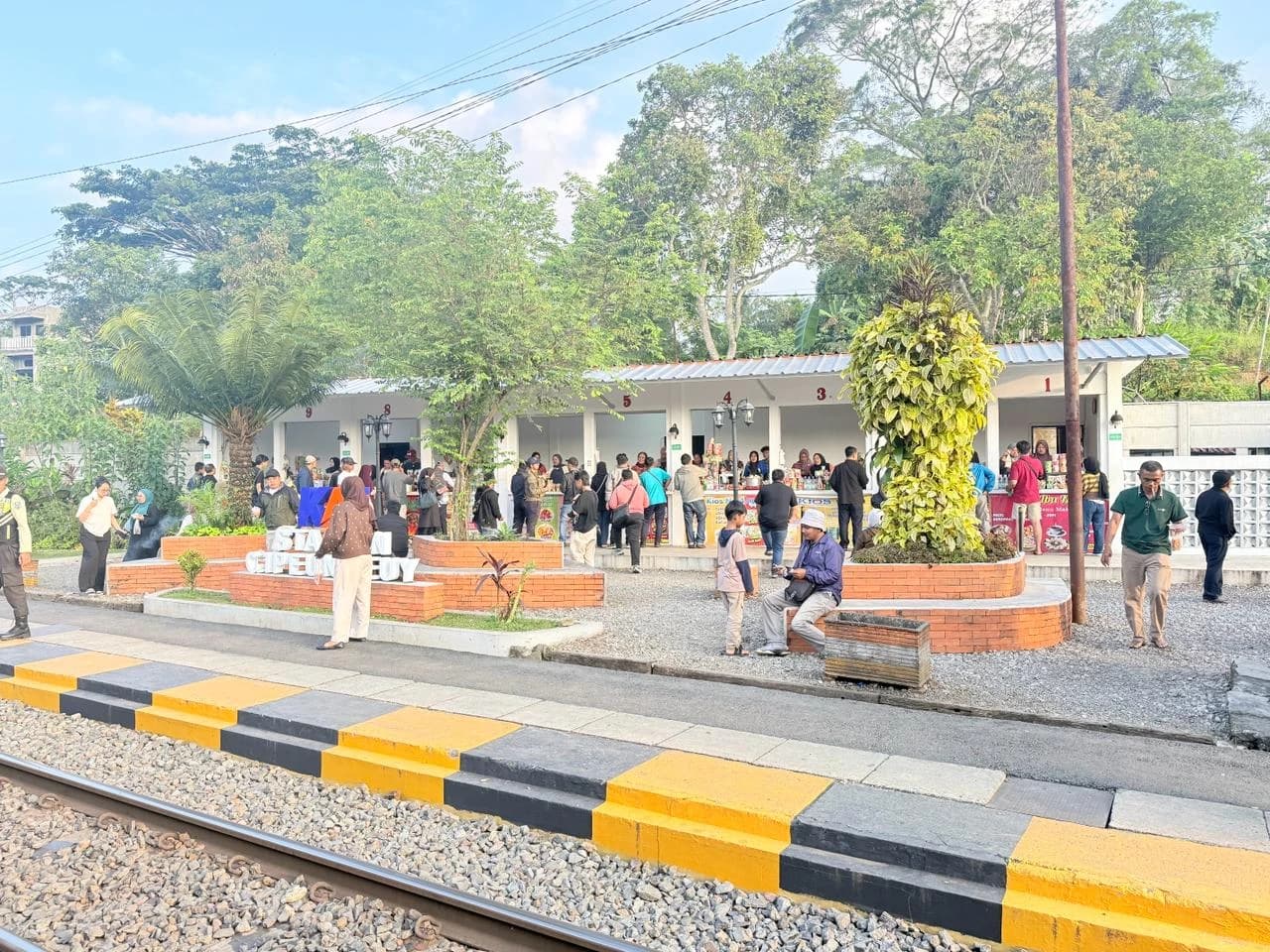 Dari Bekal sampai Oleh-Oleh, Perjalanan Weekend dengan Kereta Api Hidupkan Pedagang Kecil
