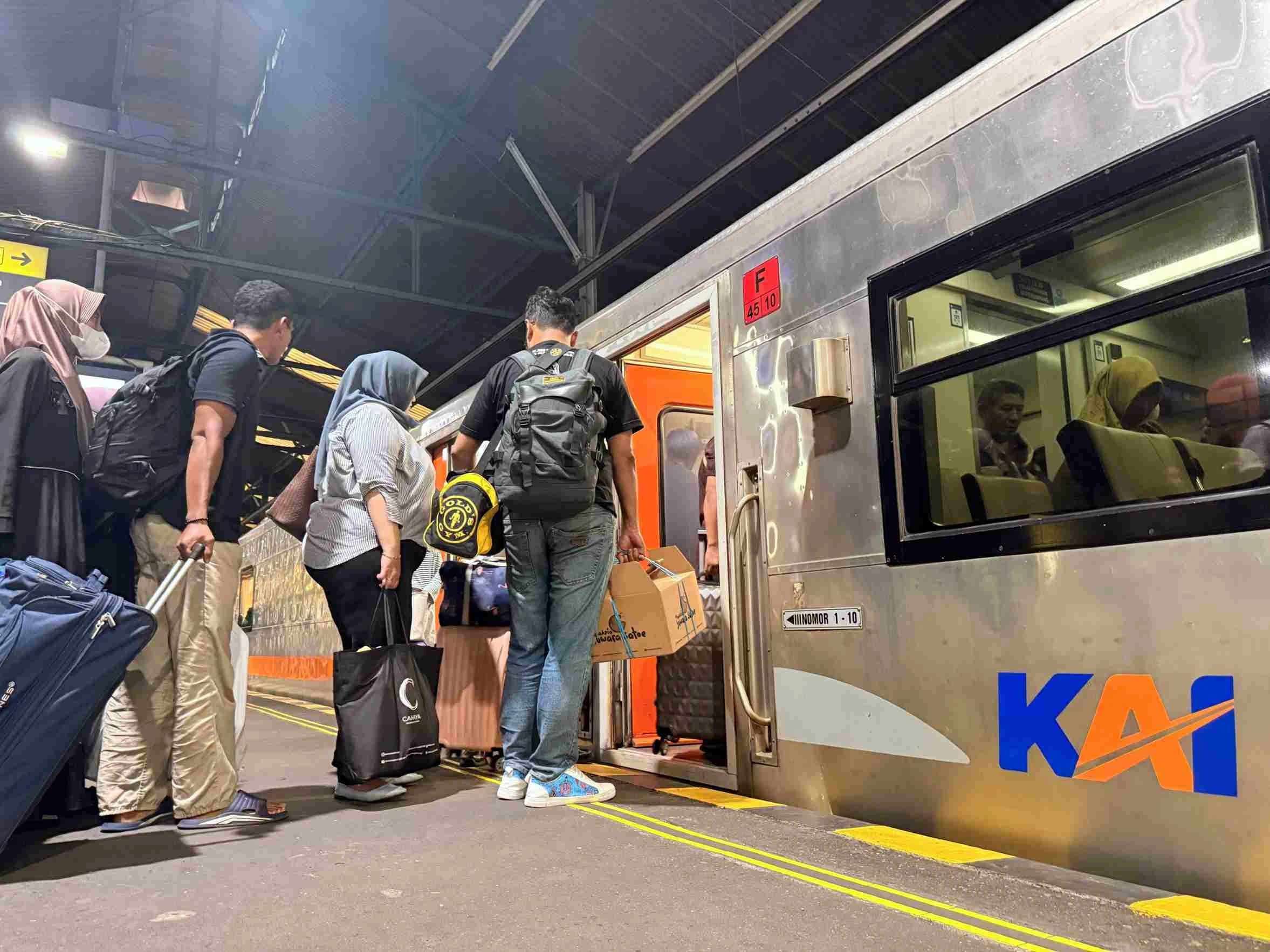 Liburan Sekolah Hemat Maksimal! KAI Geber Diskon 30% Tiket Kereta Ekonomi