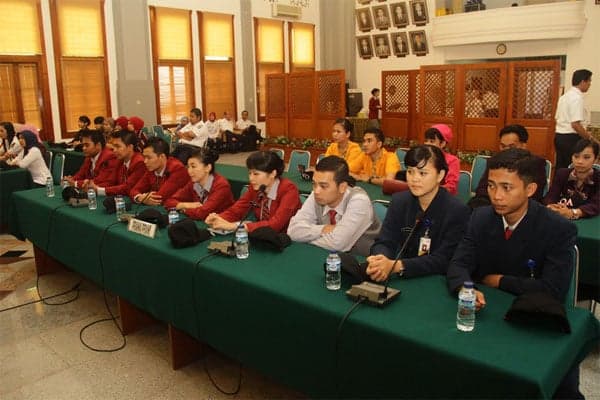 Peningkatan Kualitas Pelayanan Melalui Front Liner Award 2012