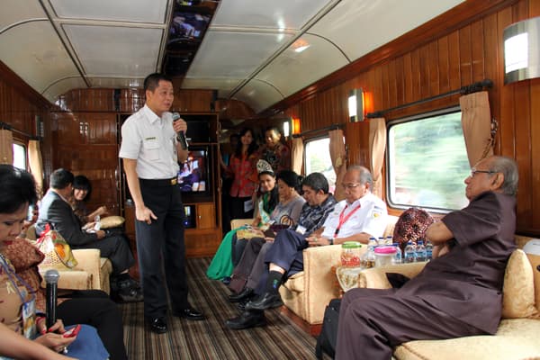 Seminar Plus Wisata Dengan Kereta Api, Kenapa Tidak