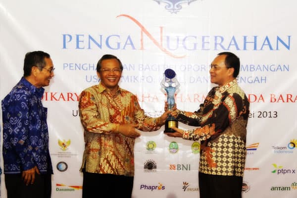 PT KAI Meraih Penghargaan Pelaksana PK-BL/CSR Pengembang UMKM Terbaik