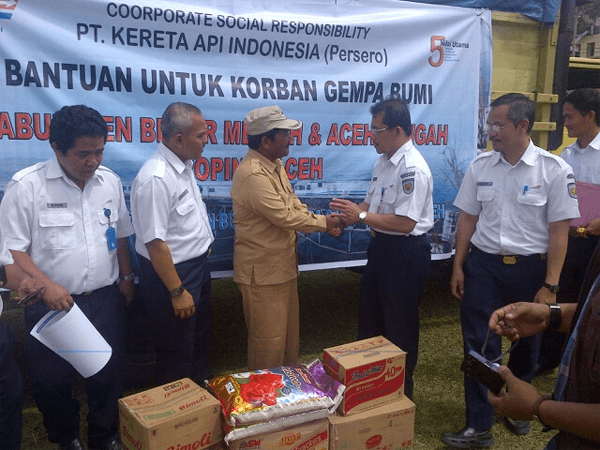 PT KAI Bantu Korban Gempa Aceh