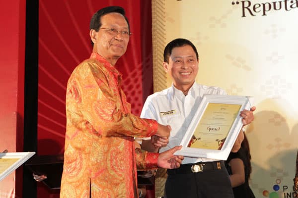 4 Penghargaan Sekaligus Didapatkan PT.	KAI Dari	IPRAS 2013
