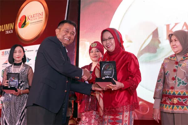 Tiga Penghargaan Diraih PT KAI Dalam Malam Anugerah Kartini BUMN 2014
