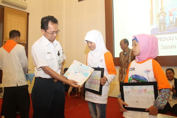 PT KAI Berbuka Bersama Anak Yatim dan Kaum Dhuafa
