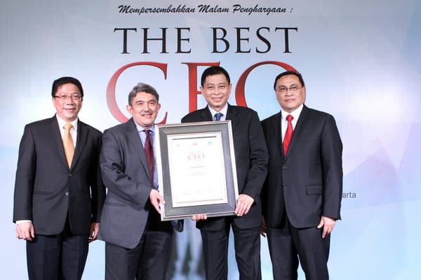 Direktur Utama PT KAI Terpilih sebagai Indonesia Best CEO 2014