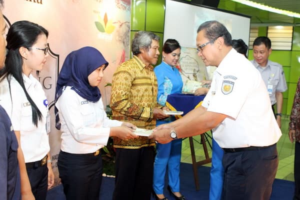Peluncuran Buku Pahlawan di Sepanjang Lintasan