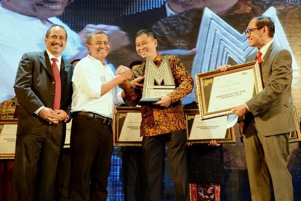 Ignasius Jonan Marketeer of the Year 2014 Dalam Markplus Conference 2015