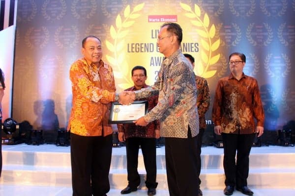 PT KAI mendapatkan penghargaan Indonesia Living Legend Company