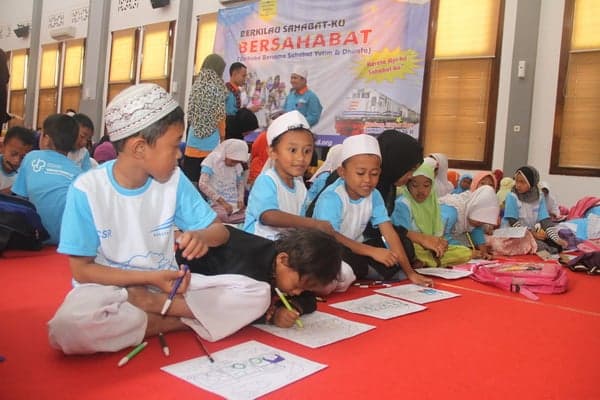 PT KAI Adakan Buka Bersama Anak Yatim dan Duafa