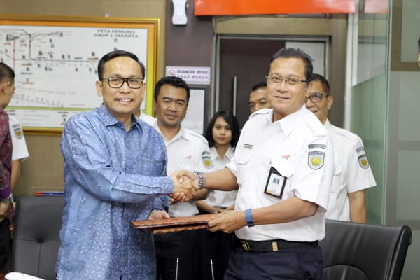 Garuda Indonesia Menjadi Maskapai Resmi PT KAI