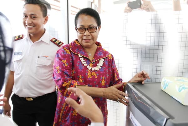 Menteri Pemberdayaan Perempuan Dan Perlindungan Anak Tinjau Angkutan Lebaran di Stasiun Pasar Senen