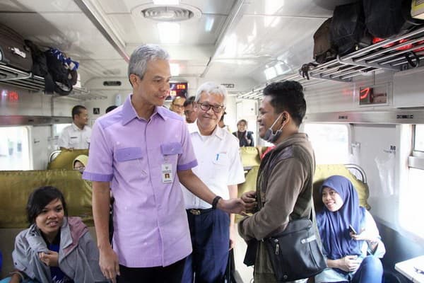 Gubernur Jateng Berangkatkan KA Menoreh dan Jaka	Tingkir
