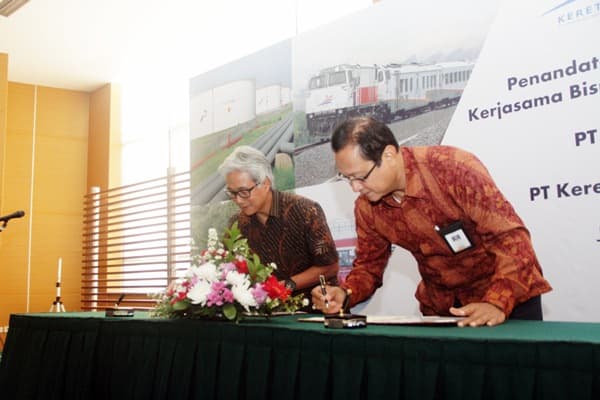 Tingkatkan Sinergi BUMN, KAI Jalin Kerjasama dengan Pertamina