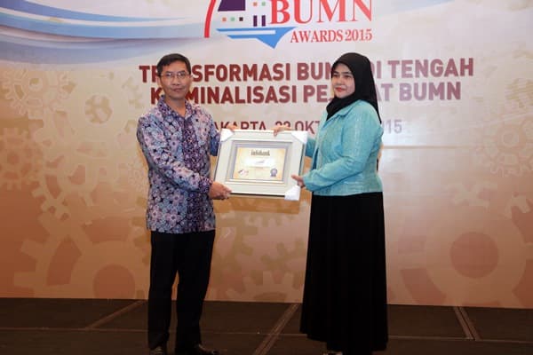  KAI Raih Penghargaan pada ajang Infobank BUMN Awards 2015