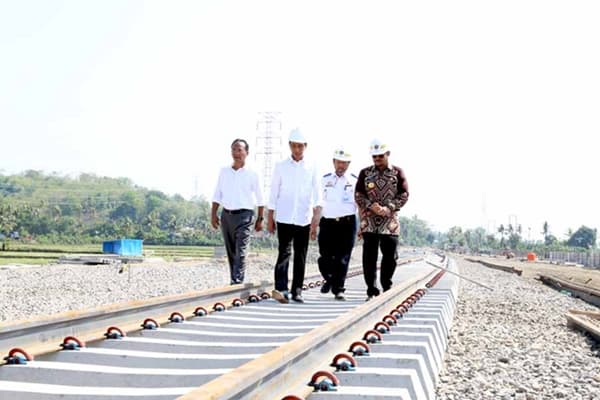 KAI Akan Ditunjuk Sebagai Operator KA Trans	Sulawesi