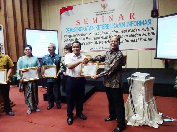 KAI Raih Peringkat ke-4 Keterbukaan Informasi Badan Publik Tahun 2015
