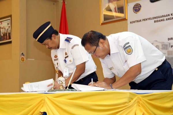 KAI dan Kemenhub Tandatangani Kontrak	PSO 2016