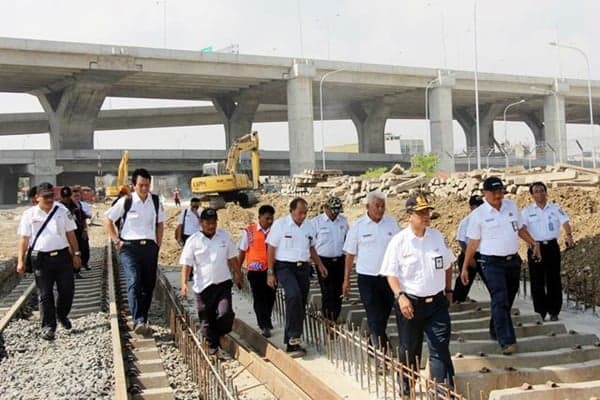 Direktur Utama KAI Tinjau Pembangunan Jalur KA Pelabuhan