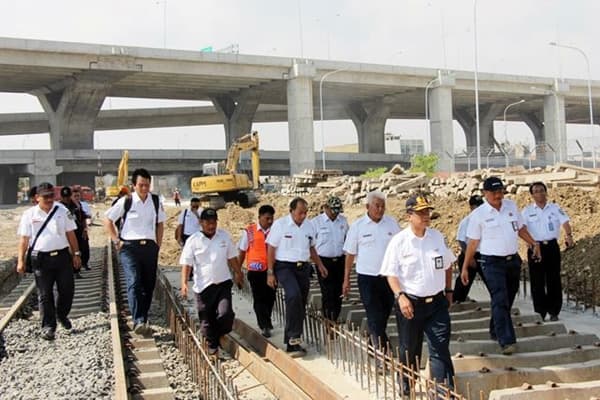 Direktur Utama KAI Tinjau Pembangunan Jalur KA Pelabuhan