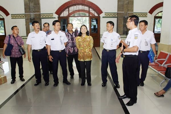 Menteri BUMN Tinjau Pengembangan Stasiun Semarang Tawang