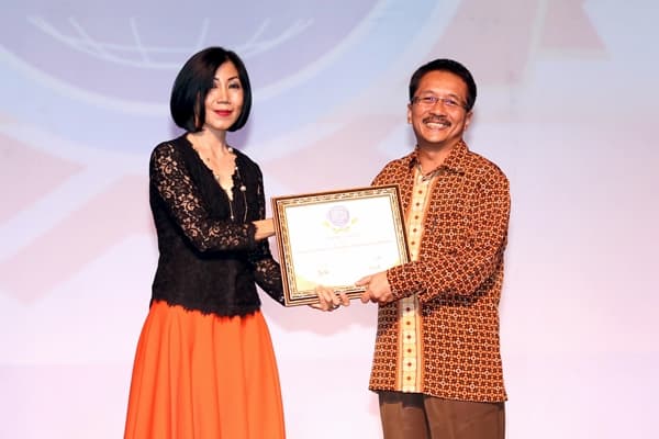 Contact Center KAI 121 Raih Service Excellence Award
