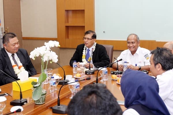 Operator KA di Malaysia Belajar ke KAI