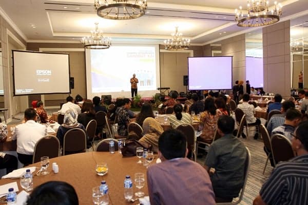 Tukar Pendapat dengan Sahabat KAI