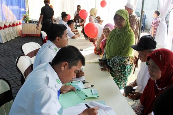 Bakti Sosial KAI bagi Warga Malang