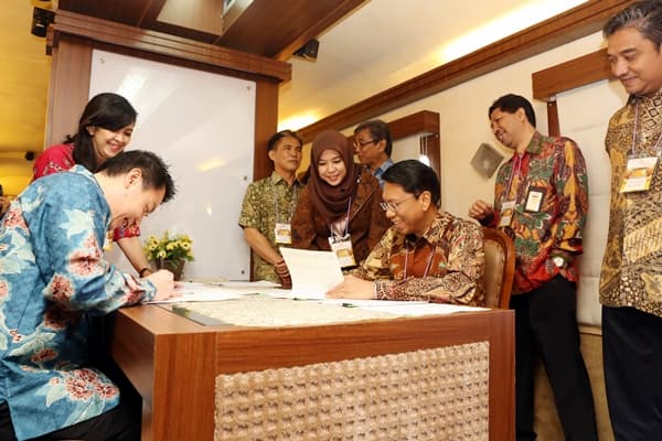 Penandatanganan Kerjasama di Kereta Wisata
