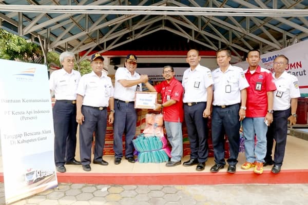 KAI Bantu Korban Banjir di Garut