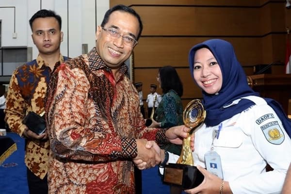 KAI Raih Penghargaan Pelayanan Prima dari Kementerian Perhubungan