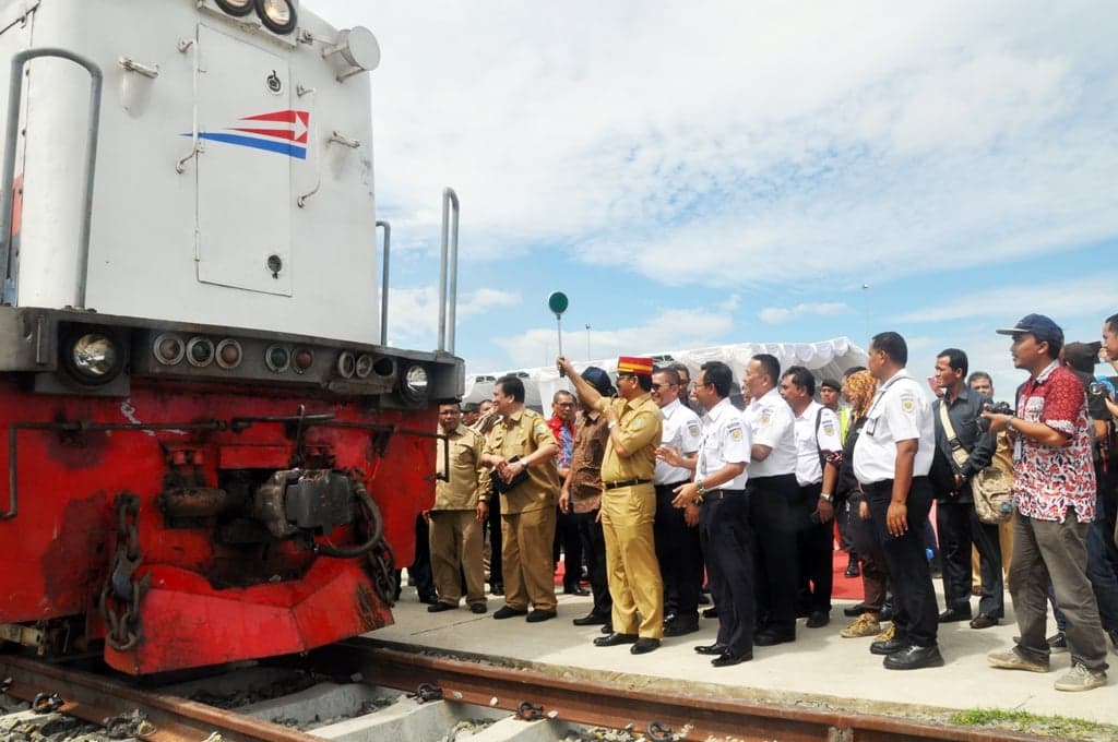 Uji Coba Operasional KA Peti Kemas Dari KEK Sei Mangkei-Belawan