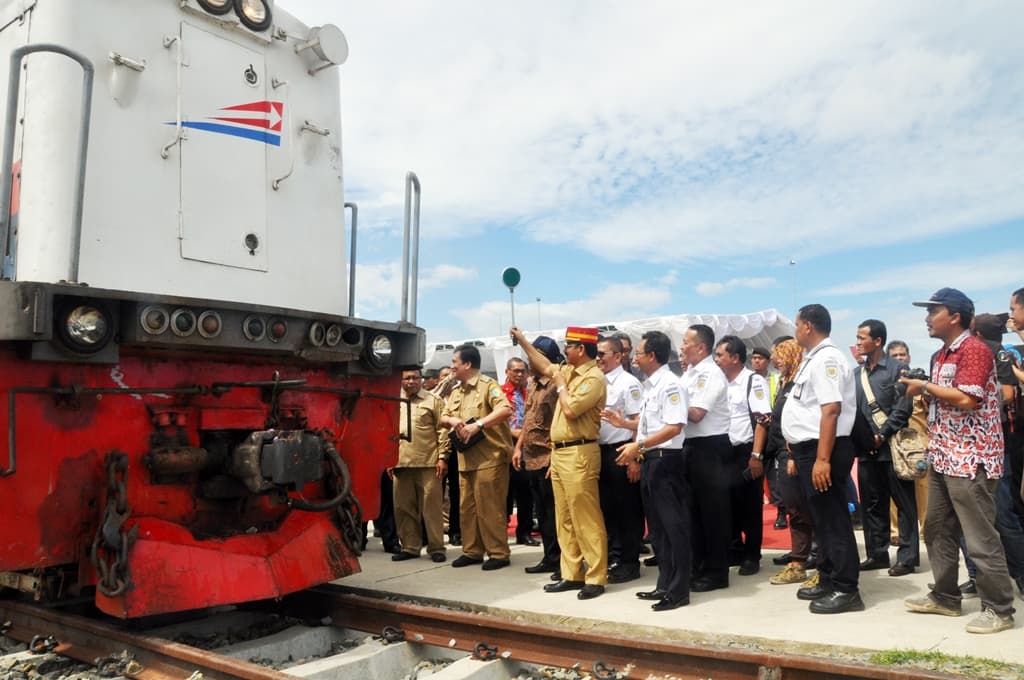 Uji Coba Operasional KA Peti Kemas Dari KEK Sei Mangkei-Belawan