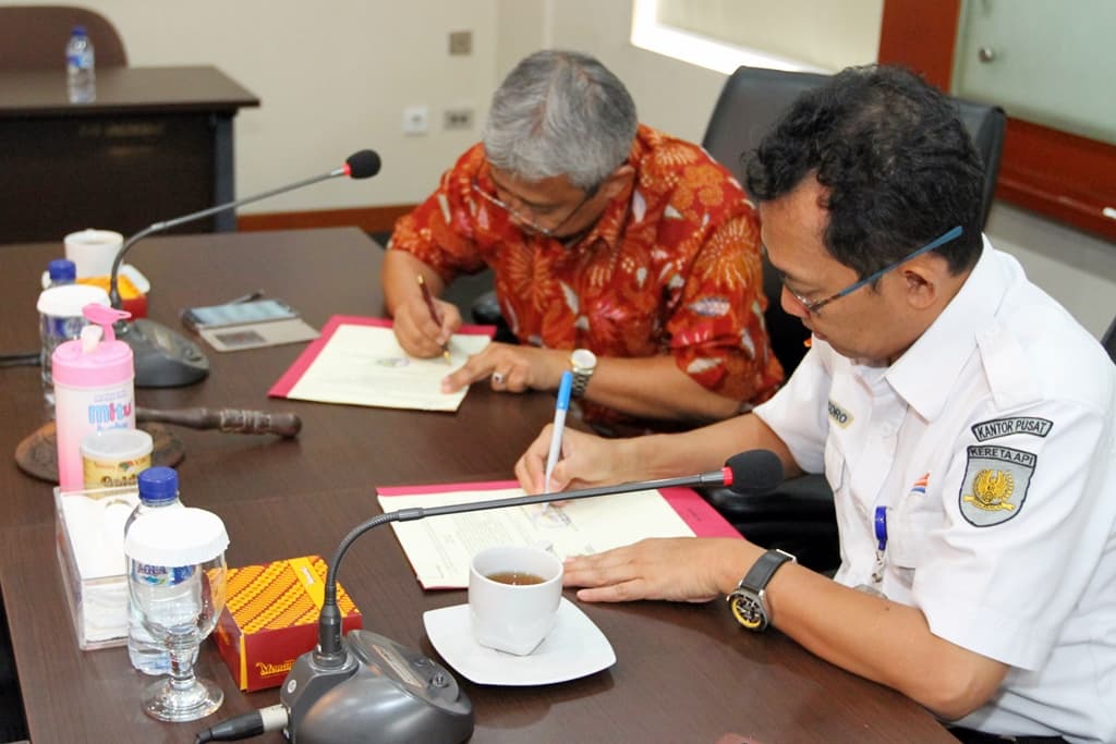 Angkut Semen, PT Semen Padang gandeng KAI 