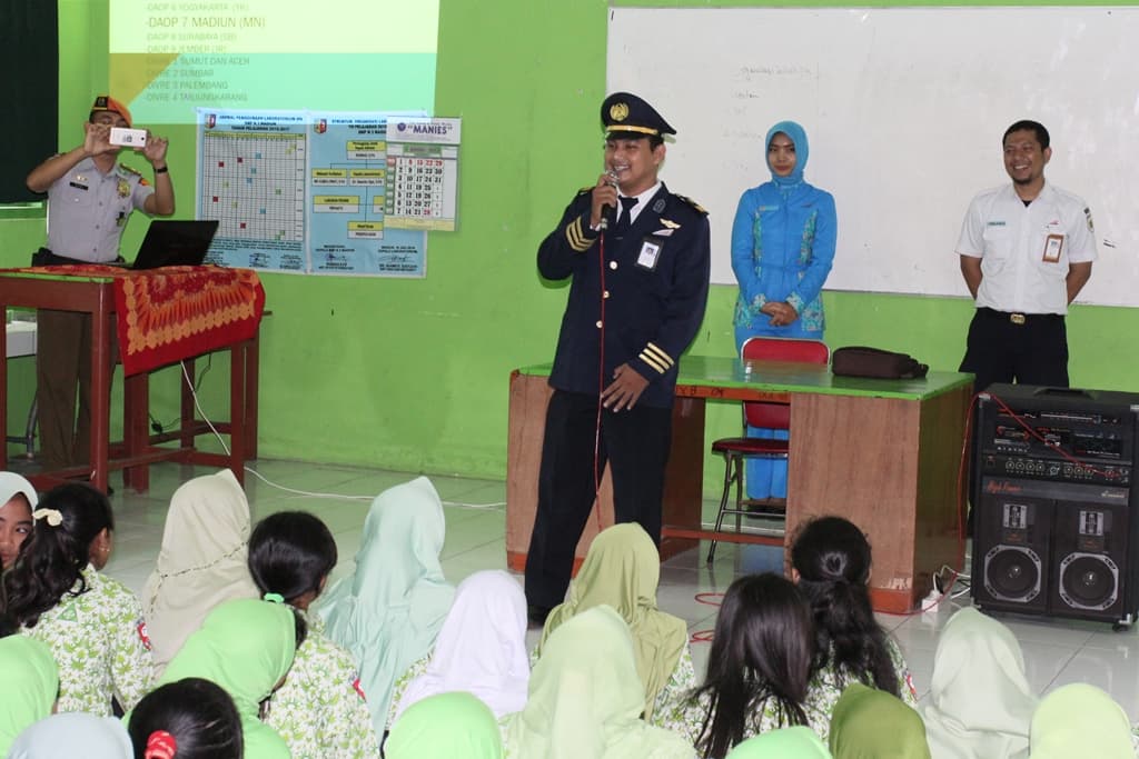 KAI Goes To School Sebagai Bentuk Edukasi
