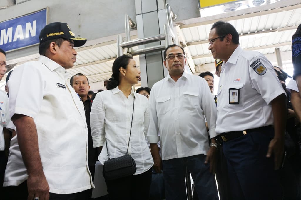 2 Menteri Tinjau Progres Pembangunan KA Basoetta