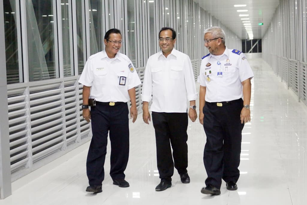 Menhub Puas Akan Skybridge Stasiun Solo Balapan