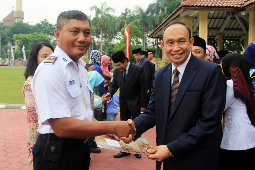 Stasiun Tarik Mendapatkan Penghargaan Dari Pemkab Sidoarjo