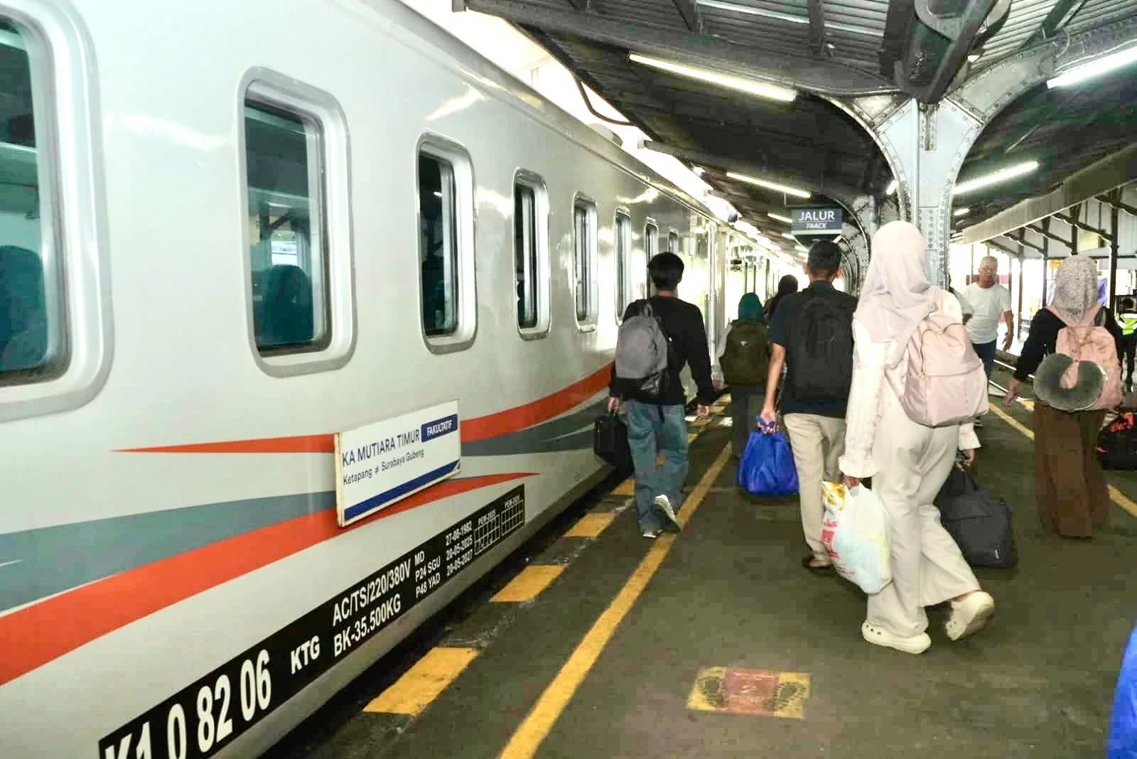 304 Ribu Pelanggan Naik KA Mutiara Timur, Surabaya–Banyuwangi Makin Terhubung hingga Bali