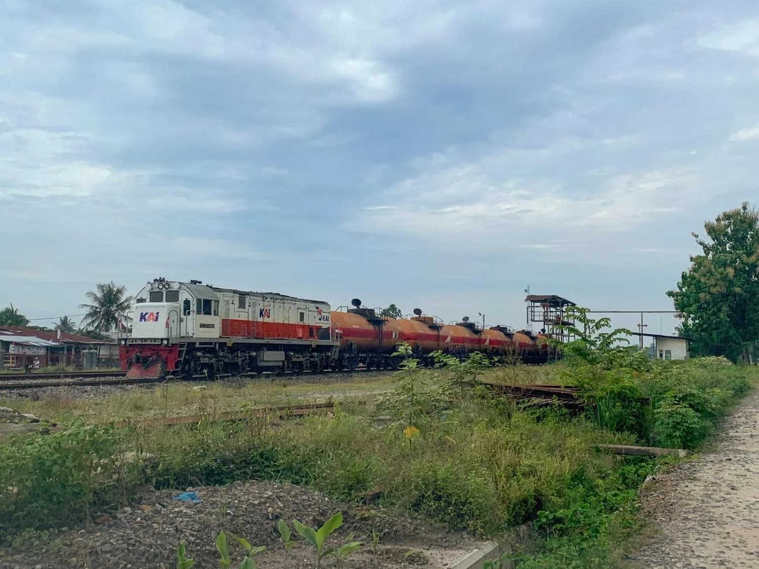 324 Ribu Ton Hasil Perkebunan Diangkut KAI, Bukti Logistik Kereta Kian Diandalkan