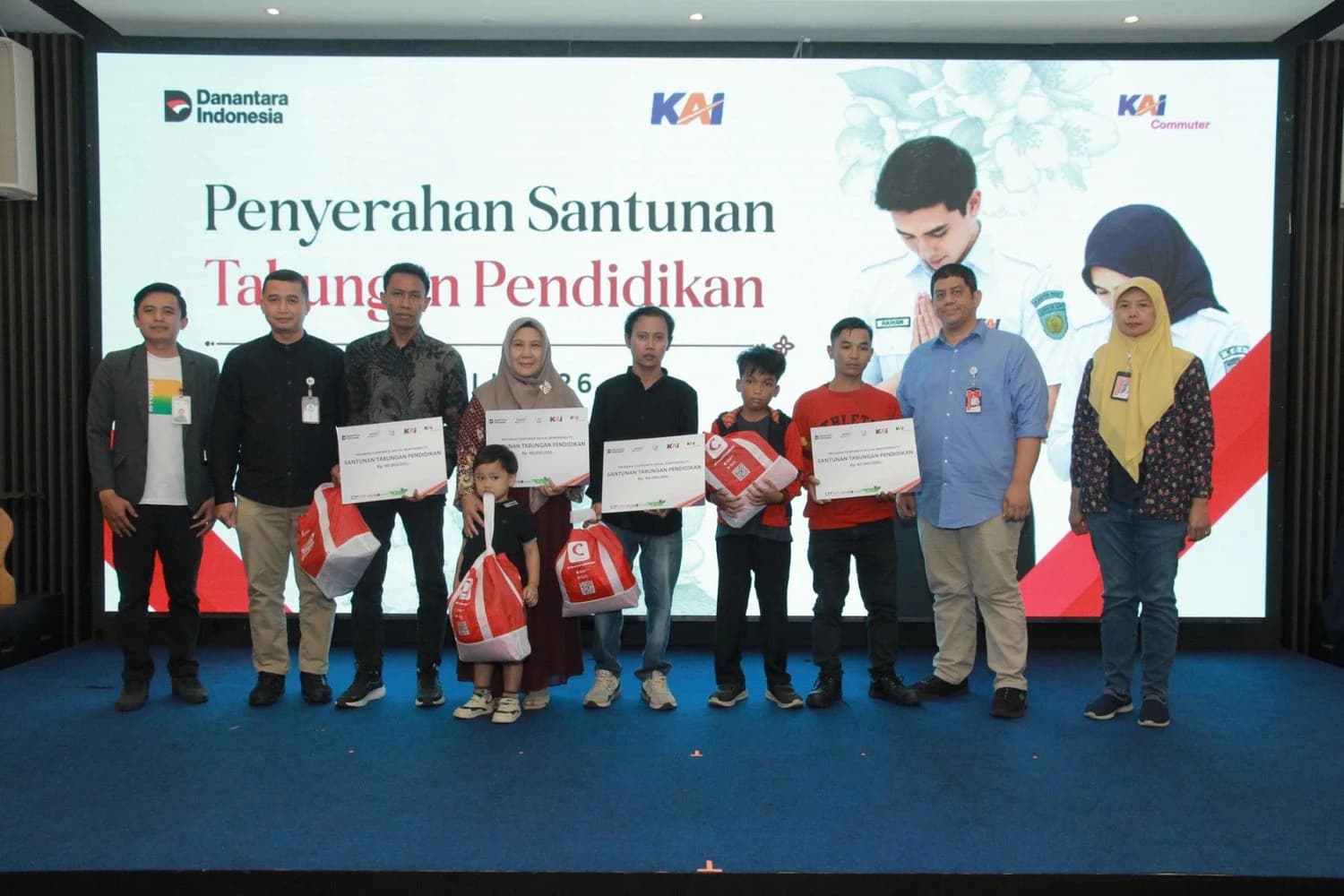 Wujud Kepedulian Nyata, KAI Salurkan Beasiswa Pendidikan Rp300 Juta untuk Lima Anak Korban Kecelakaan KA Bekasi Timur