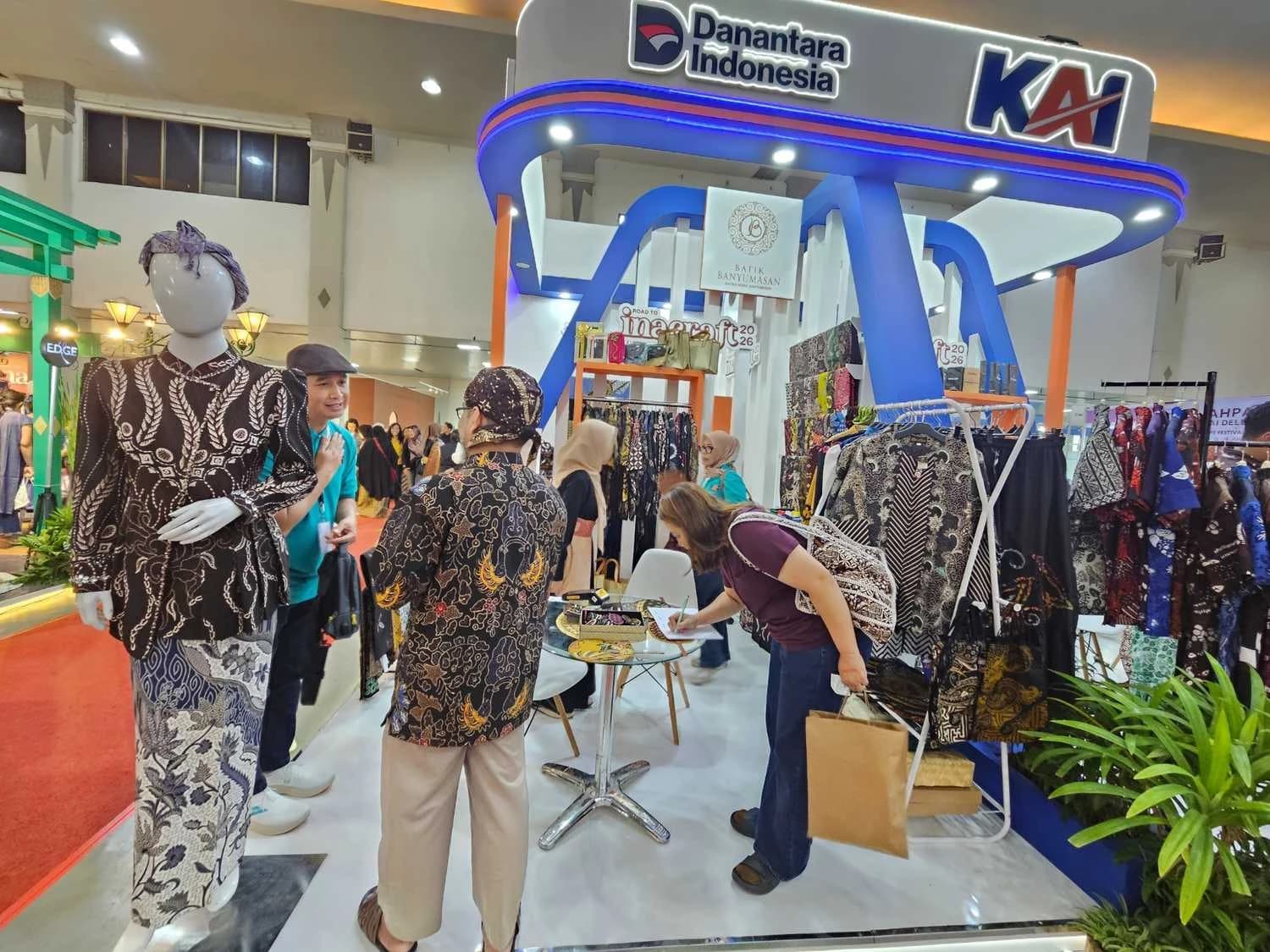 Batik hingga Ecoprint, UMK Binaan KAI Kenalkan Produk Lokal di INACRAFT Festival Yogyakarta 2026