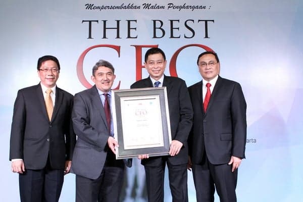 Direktur Utama PT KAI Terpilih sebagai Indonesia Best CEO 2014