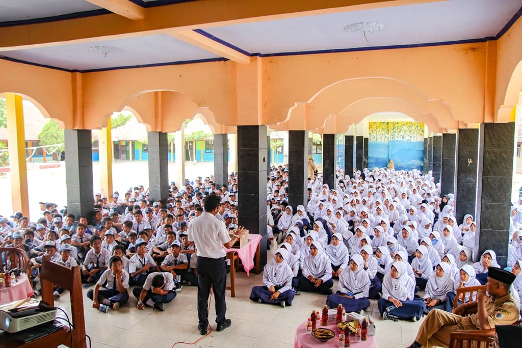 KAI Lakukan Sosialisasi Dihadapan 900 Siswa SMP