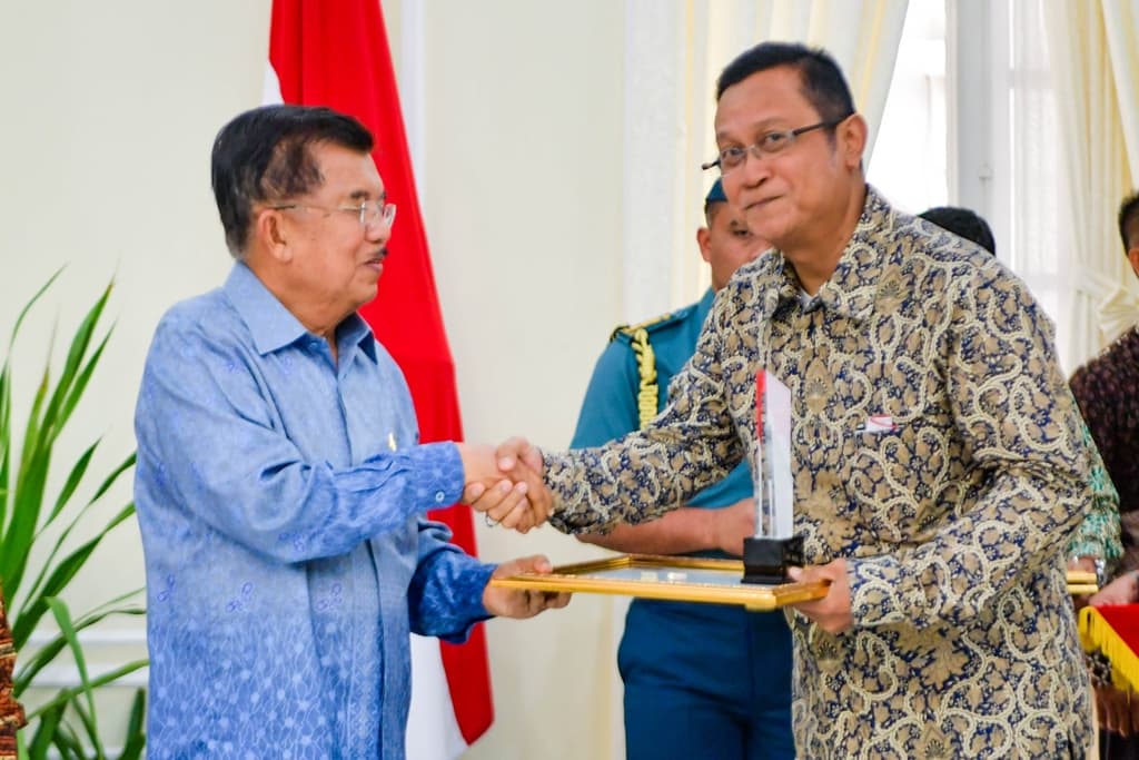 KAI Raih Kualifikasi Informatif dalam Anugerah Keterbukaan Informasi Publik 2018
